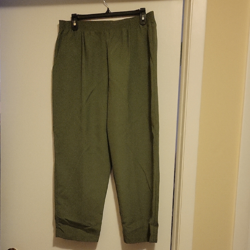 Covington Petite Women's Olive Green Pants